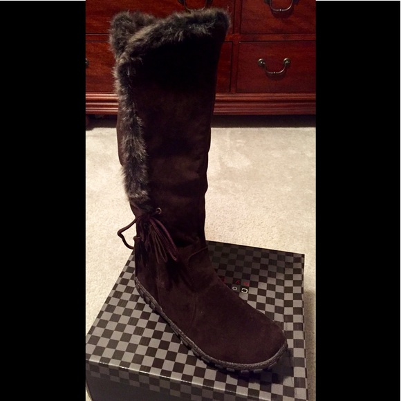Dark Brown Winter Boots Size 9 - Picture 3 of 5